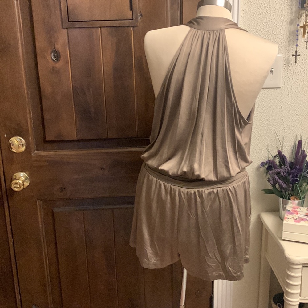 Guess romper size large - Picture 3 of 4